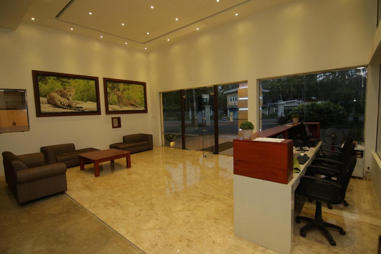 Jade Green Hotel Hambantota Extérieur photo