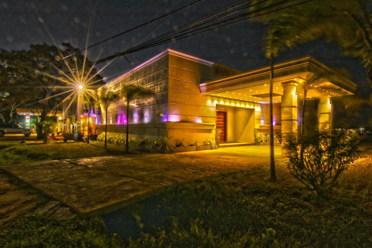 Jade Green Hotel Hambantota Extérieur photo