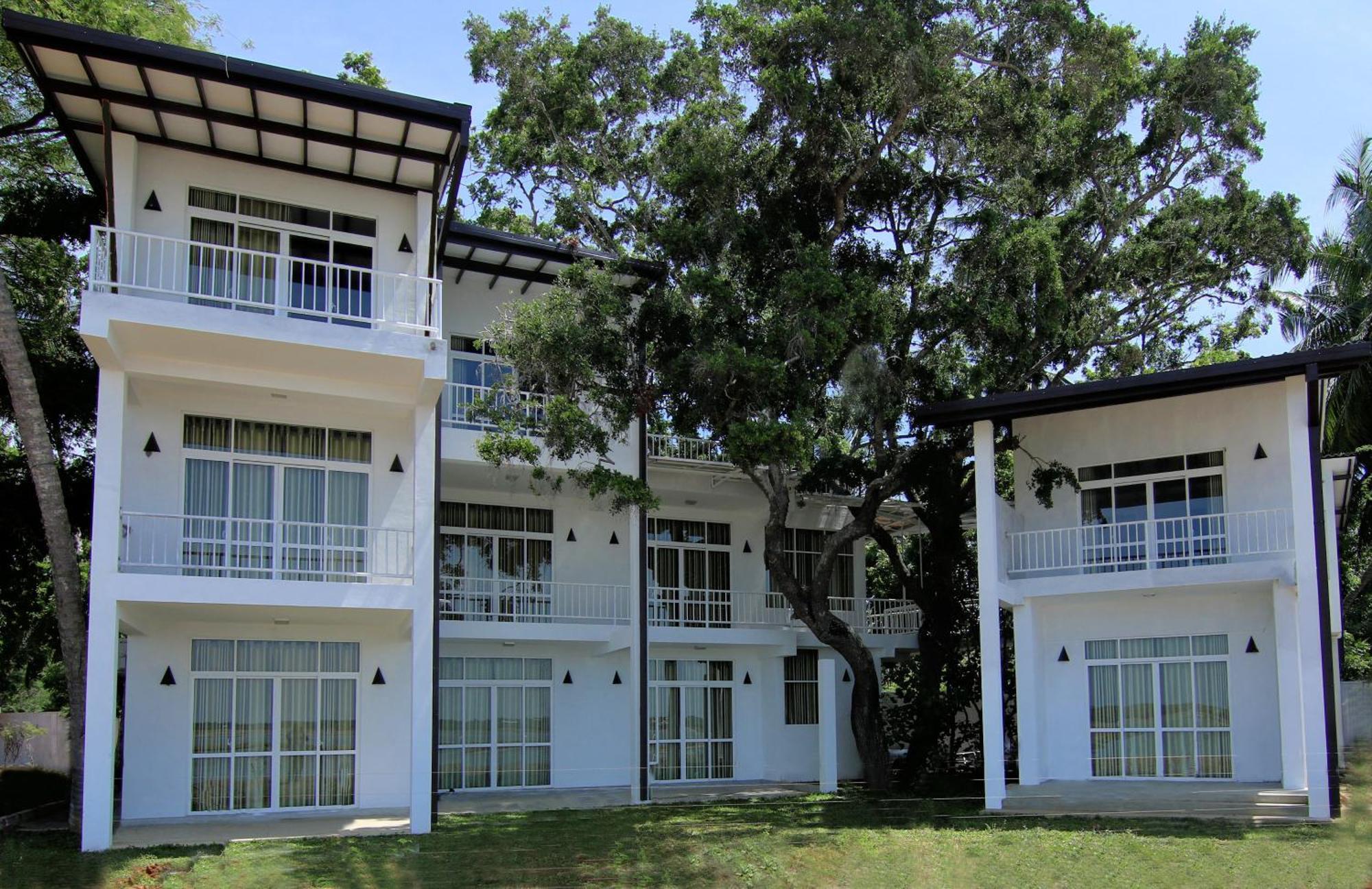 Jade Green Hotel Hambantota Extérieur photo