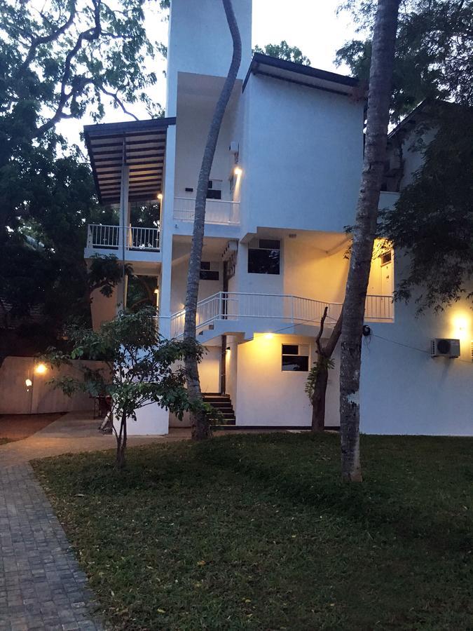 Jade Green Hotel Hambantota Extérieur photo