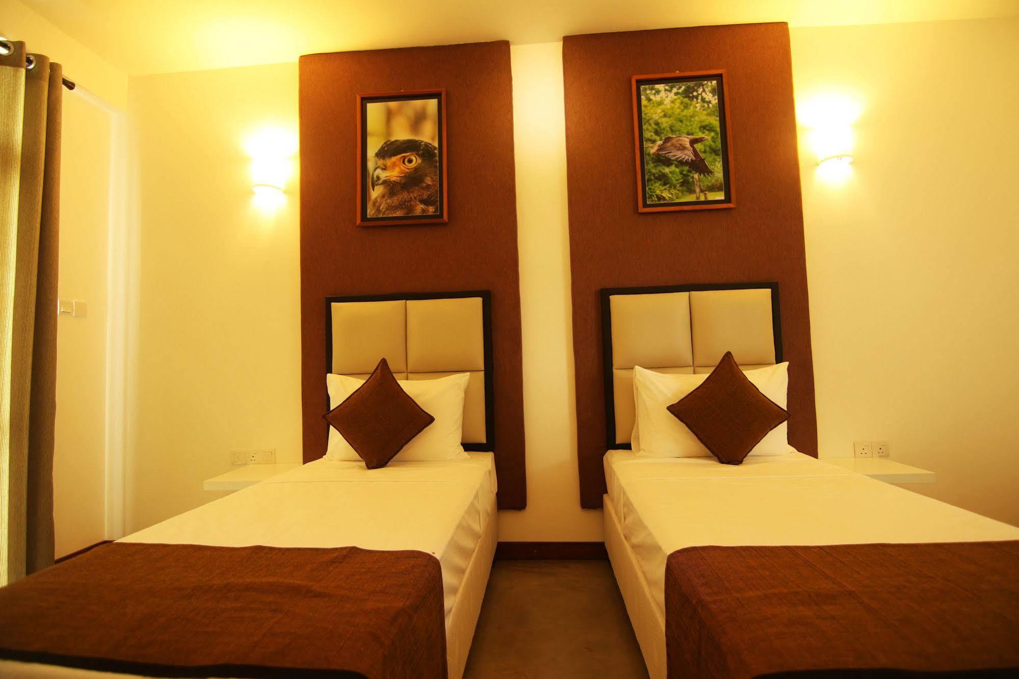 Jade Green Hotel Hambantota Extérieur photo