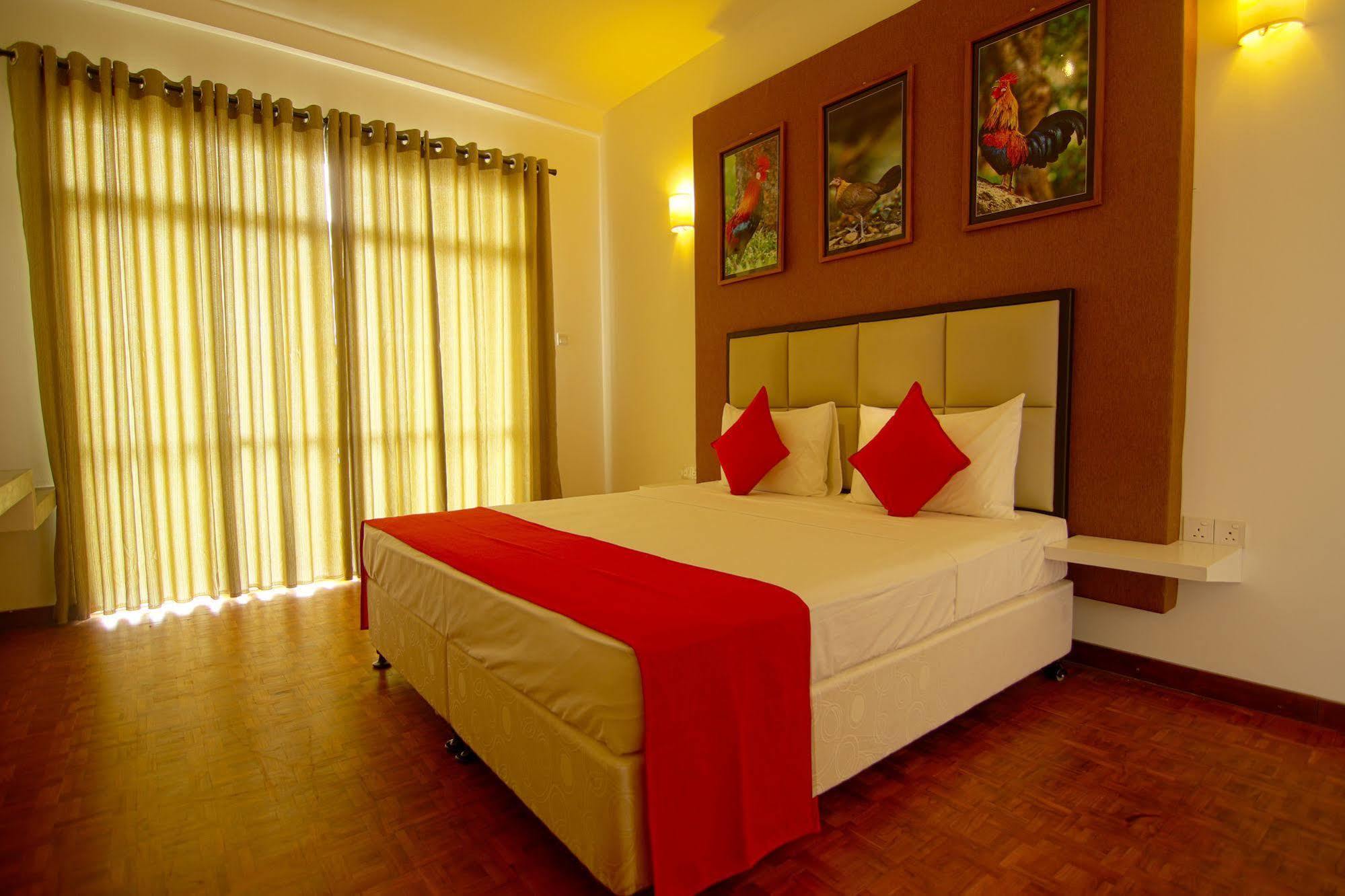 Jade Green Hotel Hambantota Extérieur photo